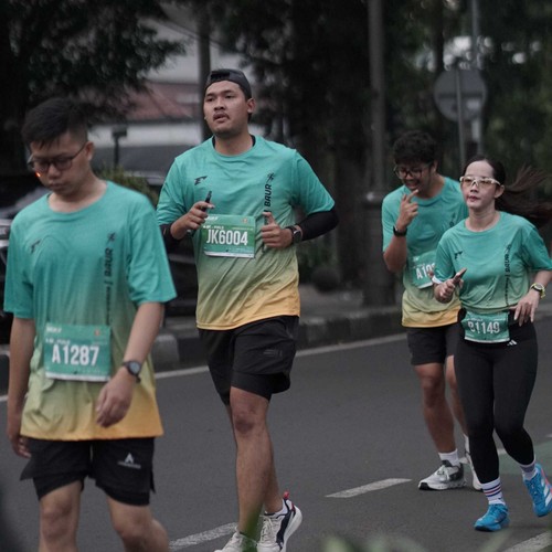 Race photo from BAUR RUN 2025