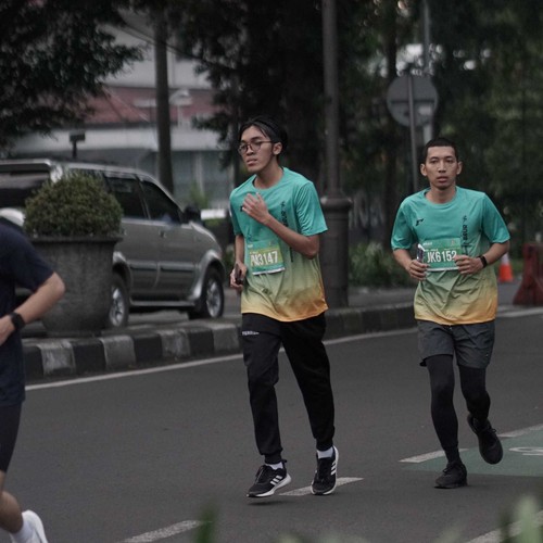 Race photo from BAUR RUN 2025