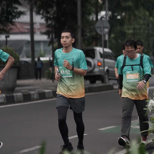 Race photo from BAUR RUN 2025