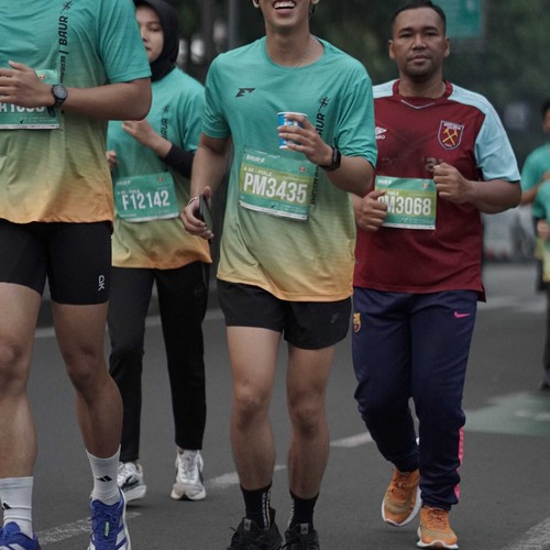Race photo from BAUR RUN 2025