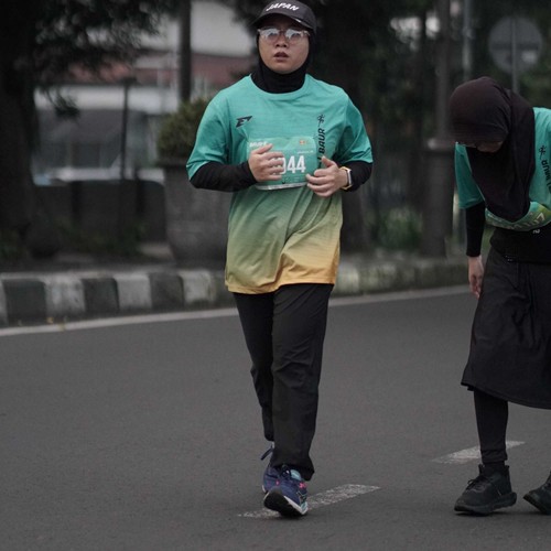 Race photo from BAUR RUN 2025