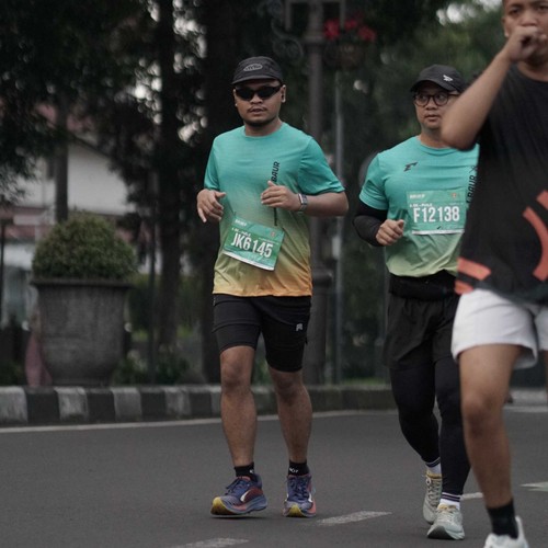 Race photo from BAUR RUN 2025