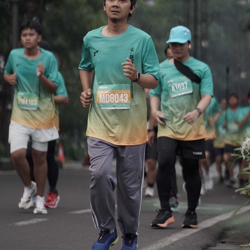 Race photo from BAUR RUN 2025