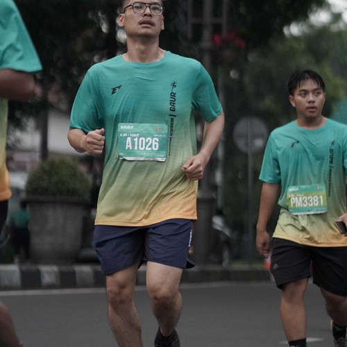 Race photo from BAUR RUN 2025