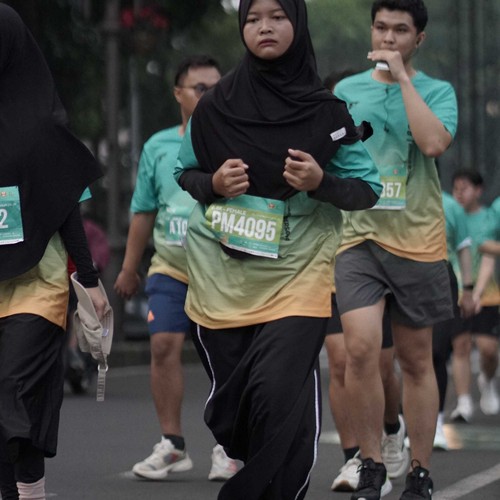 Race photo from BAUR RUN 2025