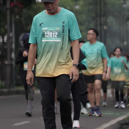 Race photo from BAUR RUN 2025