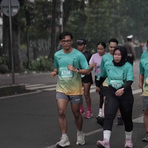 Race photo from BAUR RUN 2025