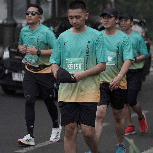 Race photo from BAUR RUN 2025
