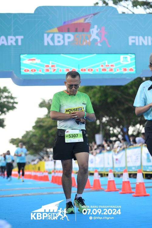 Race photo from KBP City Run 2024