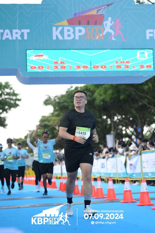 Race photo from KBP City Run 2024
