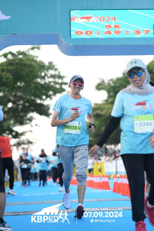 Race photo from KBP City Run 2024