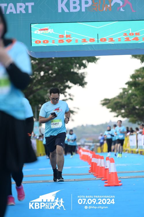 Race photo from KBP City Run 2024