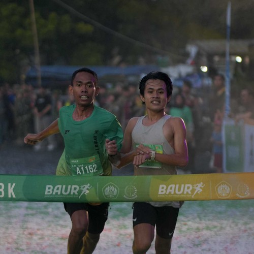 Race photo from BAUR RUN 2025