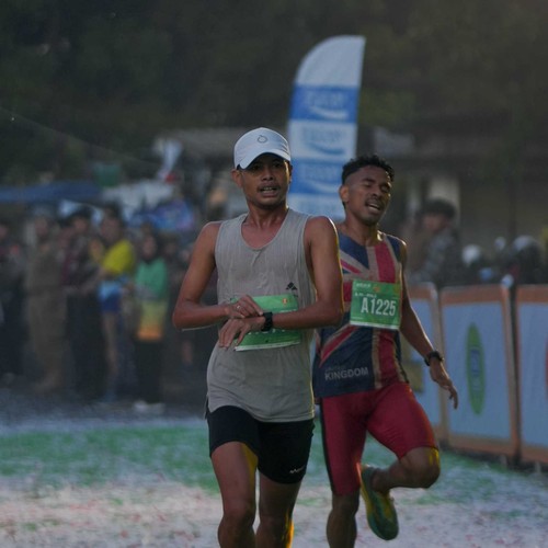 Race photo from BAUR RUN 2025