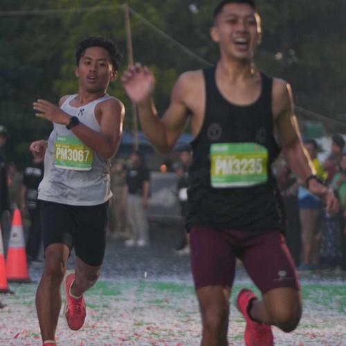 Race photo from BAUR RUN 2025