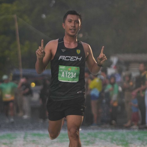 Race photo from BAUR RUN 2025