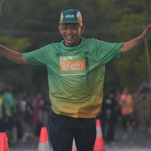 Race photo from BAUR RUN 2025