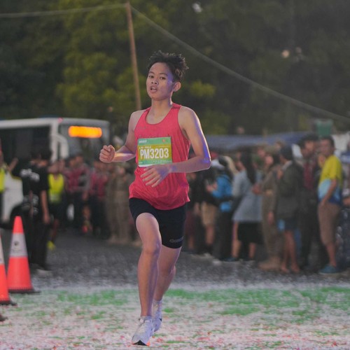 Race photo from BAUR RUN 2025