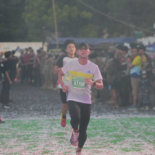 Race photo from BAUR RUN 2025