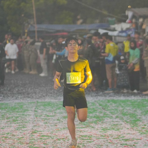 Race photo from BAUR RUN 2025