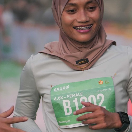 Race photo from BAUR RUN 2025