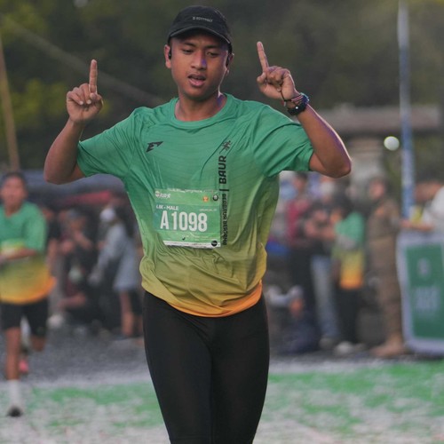 Race photo from BAUR RUN 2025