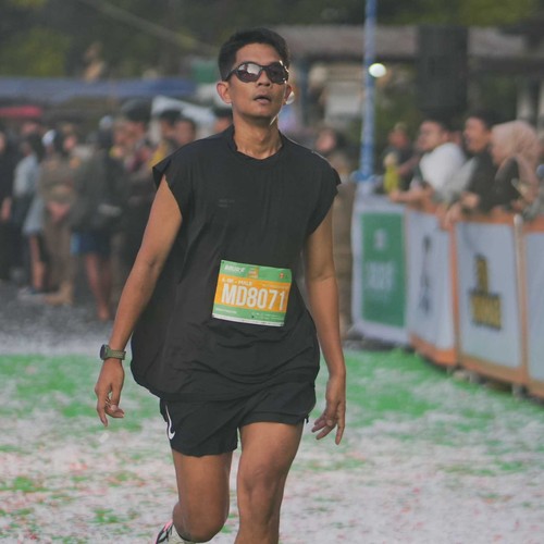 Race photo from BAUR RUN 2025