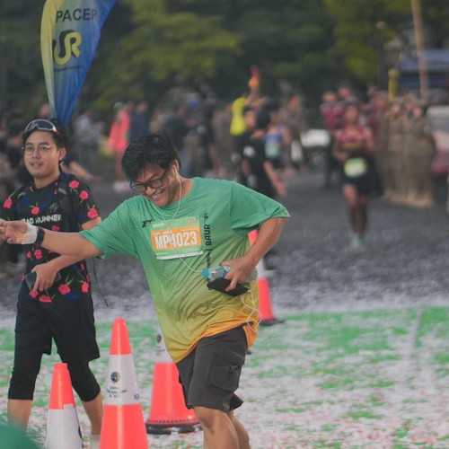 Race photo from BAUR RUN 2025