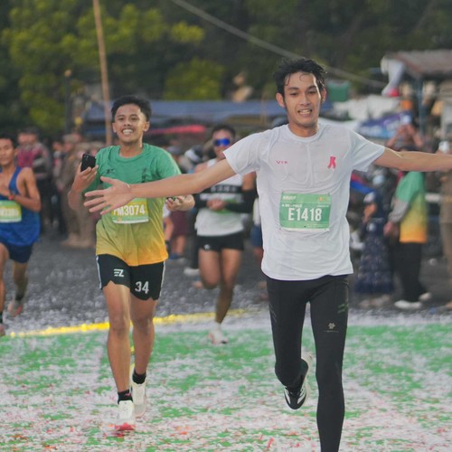 Race photo from BAUR RUN 2025