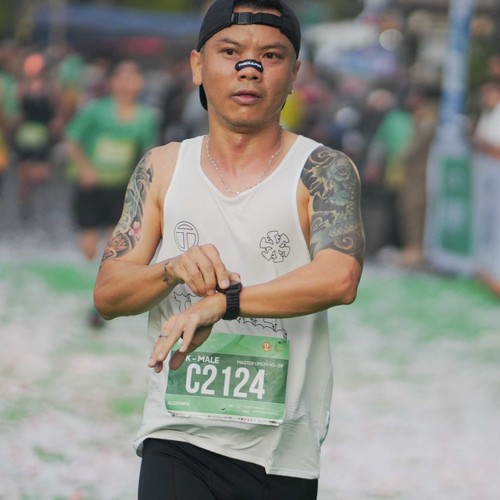 Race photo from BAUR RUN 2025