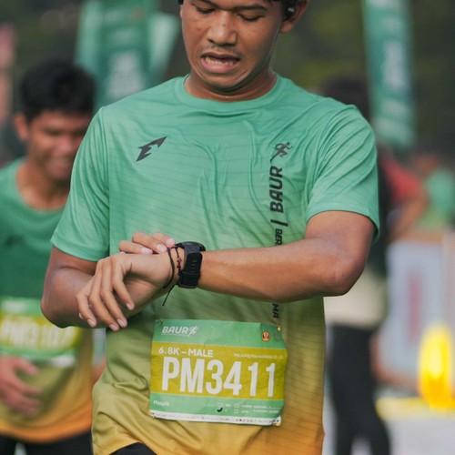 Race photo from BAUR RUN 2025