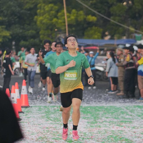 Race photo from BAUR RUN 2025