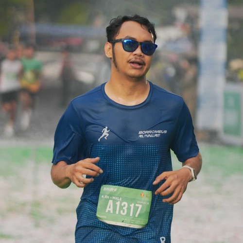 Race photo from BAUR RUN 2025