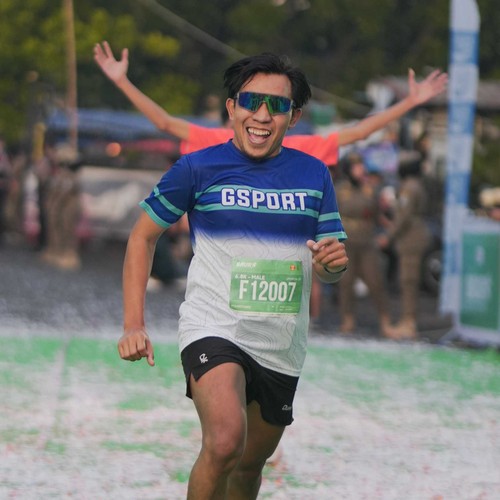 Race photo from BAUR RUN 2025