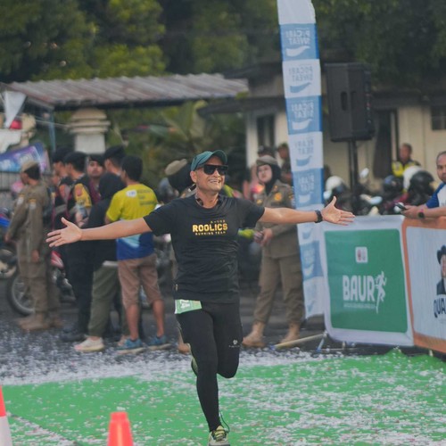 Race photo from BAUR RUN 2025