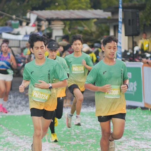 Race photo from BAUR RUN 2025
