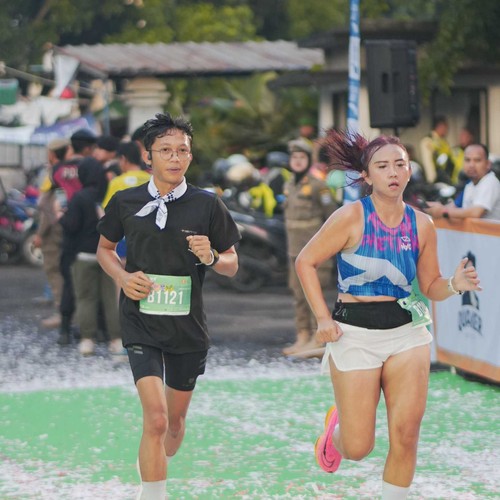 Race photo from BAUR RUN 2025