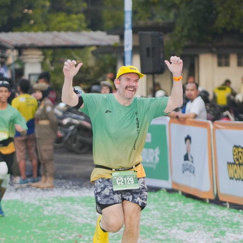 Race photo from BAUR RUN 2025