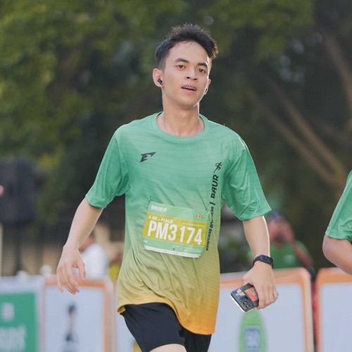 Race photo from BAUR RUN 2025