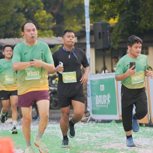 Race photo from BAUR RUN 2025