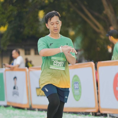 Race photo from BAUR RUN 2025
