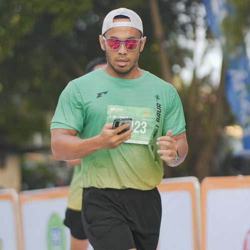 Race photo from BAUR RUN 2025