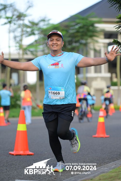Race photo from KBP City Run 2024