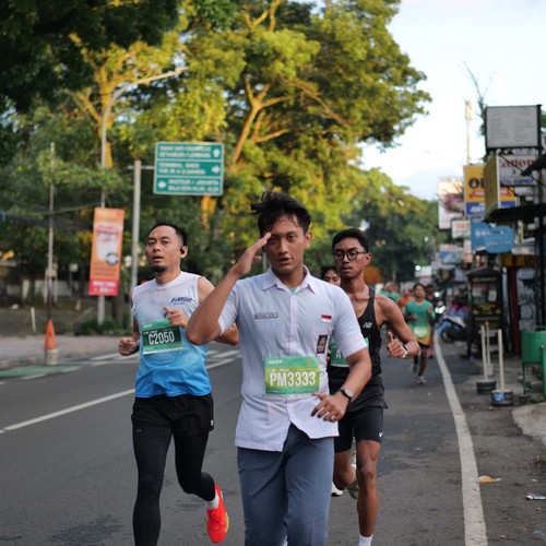 Race photo from BAUR RUN 2025