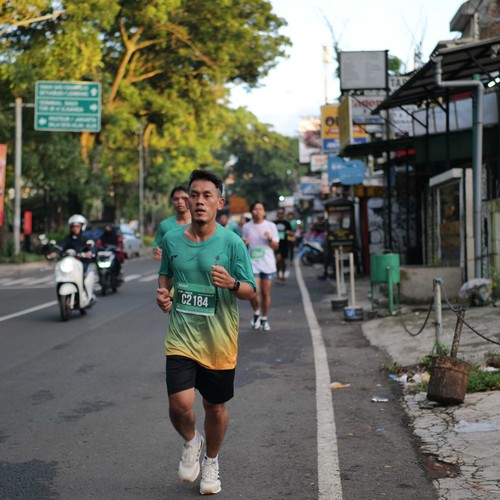 Race photo from BAUR RUN 2025