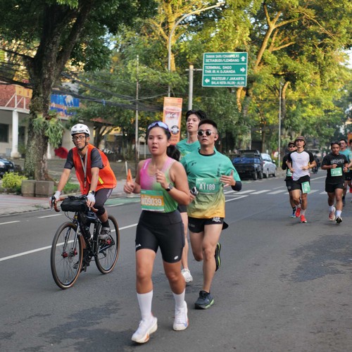 Race photo from BAUR RUN 2025