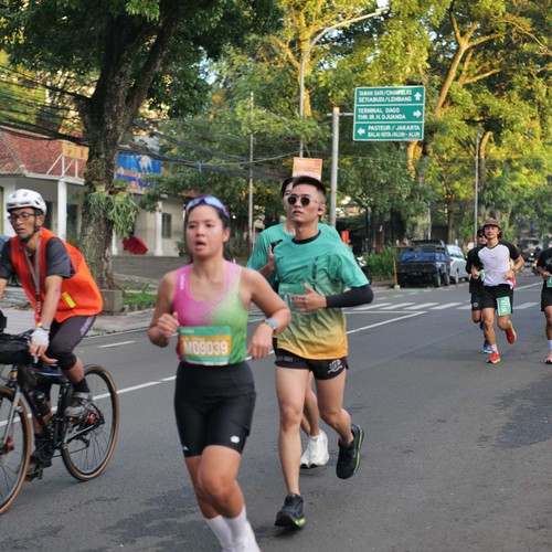 Race photo from BAUR RUN 2025