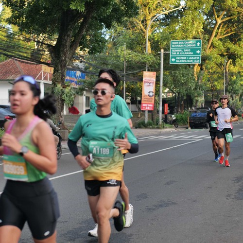 Race photo from BAUR RUN 2025