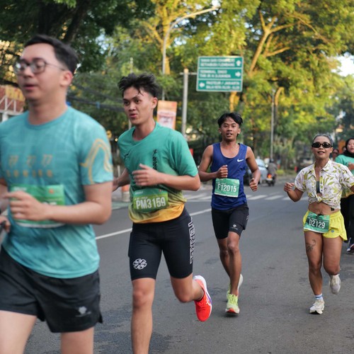 Race photo from BAUR RUN 2025