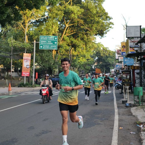 Race photo from BAUR RUN 2025